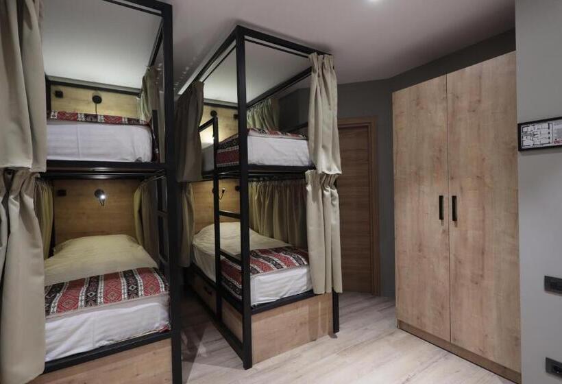 4인용 스탠다드 룸, Andor