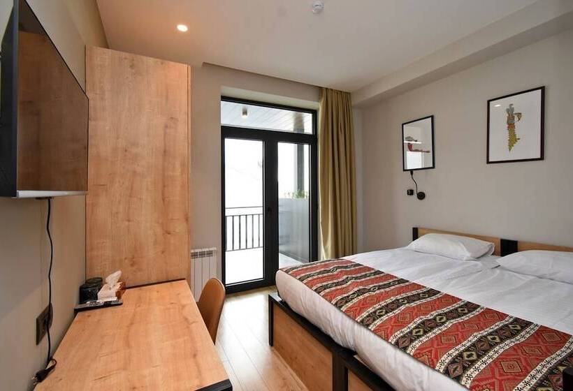 스탠다드 룸, Andor