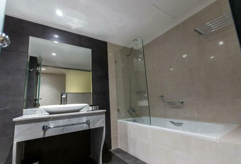 חדר דלוקס, Nour Plazza