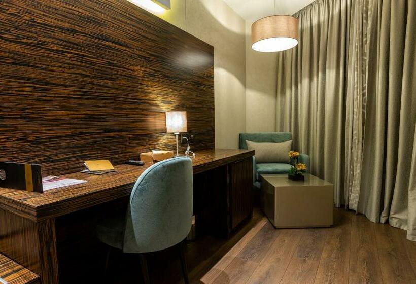 חדר דלוקס, Nour Plazza