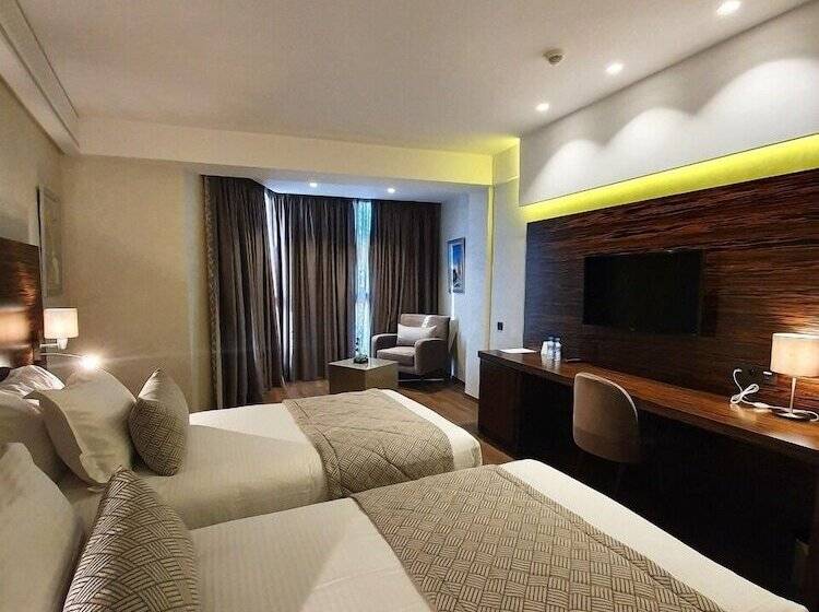 חדר דלוקס, Nour Plazza