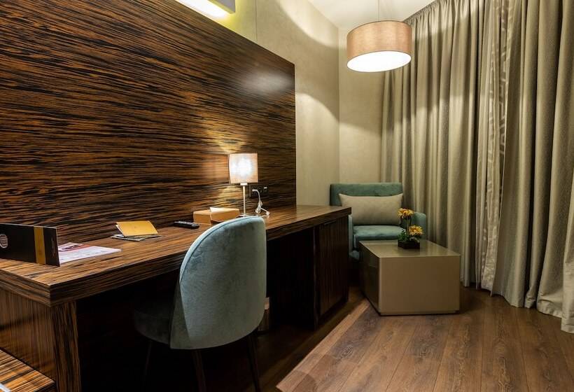 חדר דלוקס, Nour Plazza