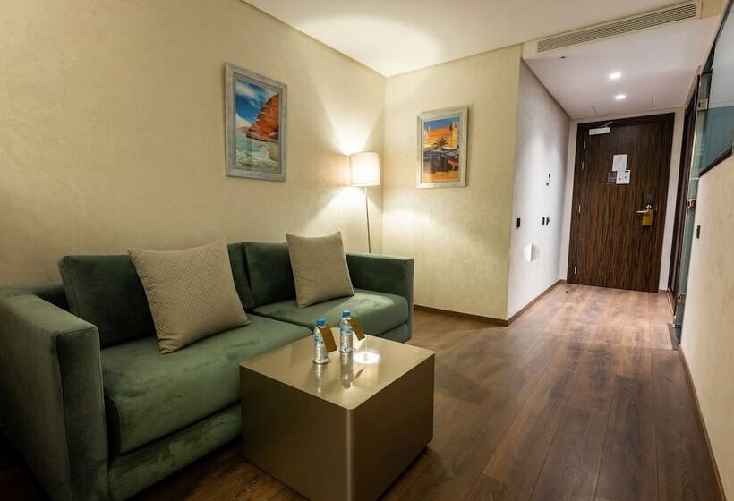 חדר דלוקס, Nour Plazza