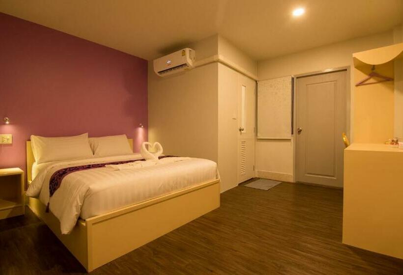 חדר סטנדרט עם מרפסת, Thap Sakae