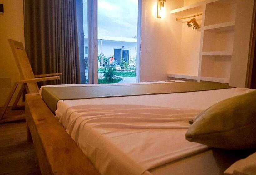 带大床的标准间, La Base B&b