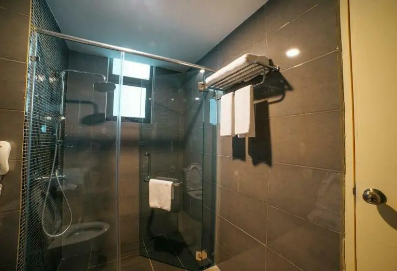 اتاق خانوادگی با چشم‌انداز دریا, Swiss Belhotel Kuantan