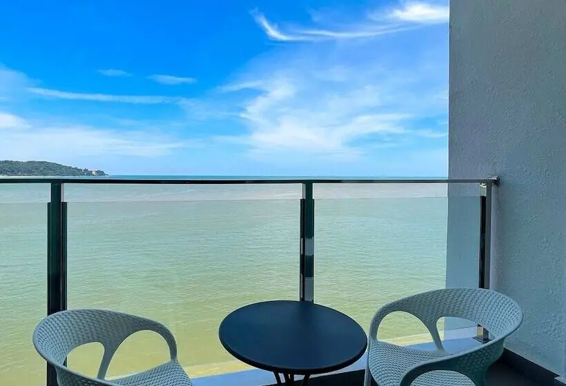 اتاق لوکس با چشم‌انداز دریا, Swiss Belhotel Kuantan