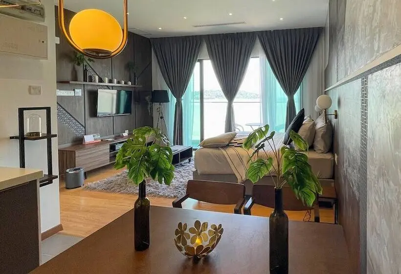 اتاق لوکس با چشم‌انداز دریا, Swiss Belhotel Kuantan