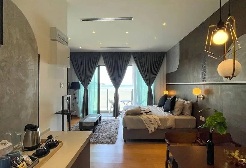 اتاق لوکس با چشم‌انداز دریا, Swiss Belhotel Kuantan