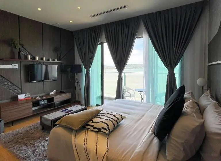 اتاق لوکس با چشم‌انداز دریا, Swiss Belhotel Kuantan