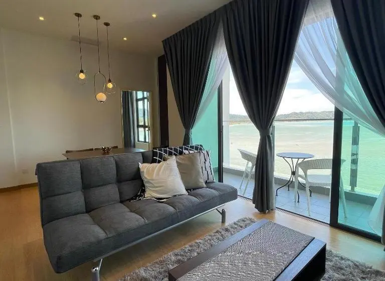سوئیت پریمیوم با چشم‌انداز دریا, Swiss Belhotel Kuantan