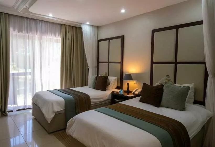 اتاق استاندارد با چشم‌انداز رودخانه, Azambezi River Lodge