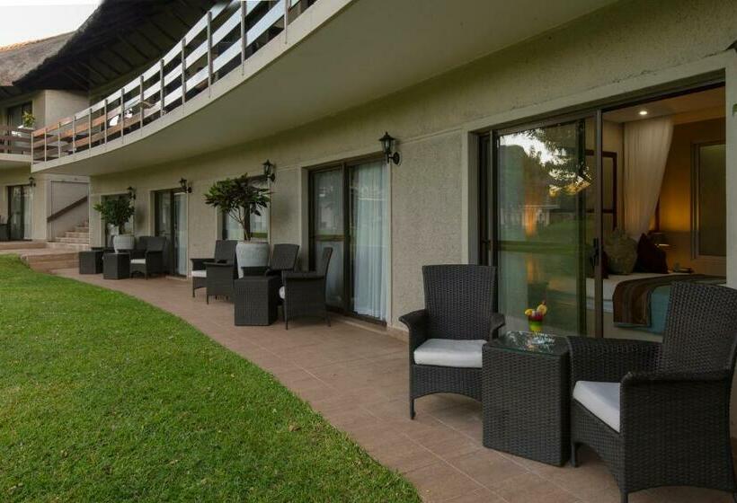 اتاق استاندارد با چشمانداز رودخانه, Azambezi River Lodge