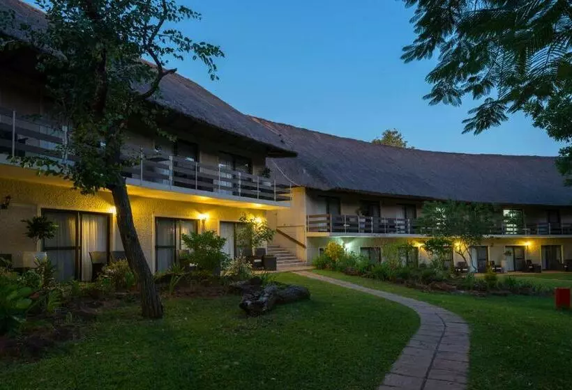 اتاق استاندارد با چشم‌انداز رودخانه, Azambezi River Lodge