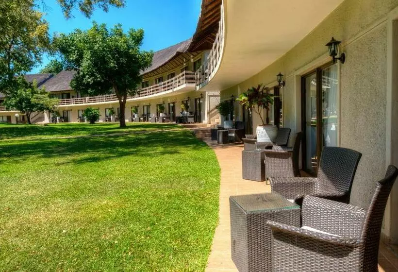 اتاق استاندارد با چشم‌انداز باغ, Azambezi River Lodge