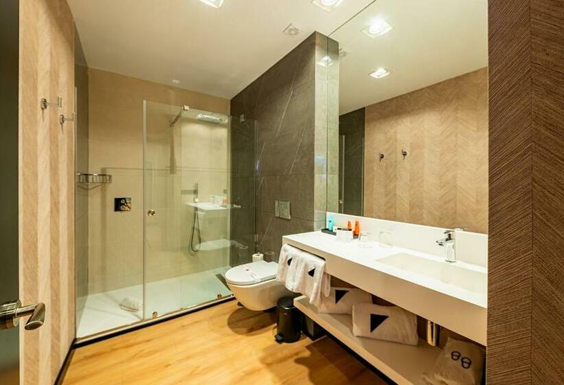 景色の見えるスーペリアルーム, Antonio Ii