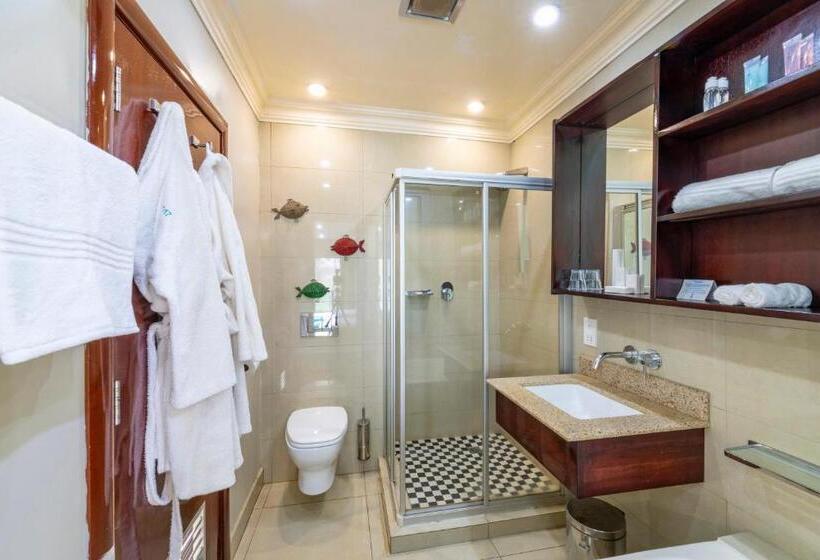 اتاق استاندارد با چشمانداز رودخانه, Azambezi River Lodge