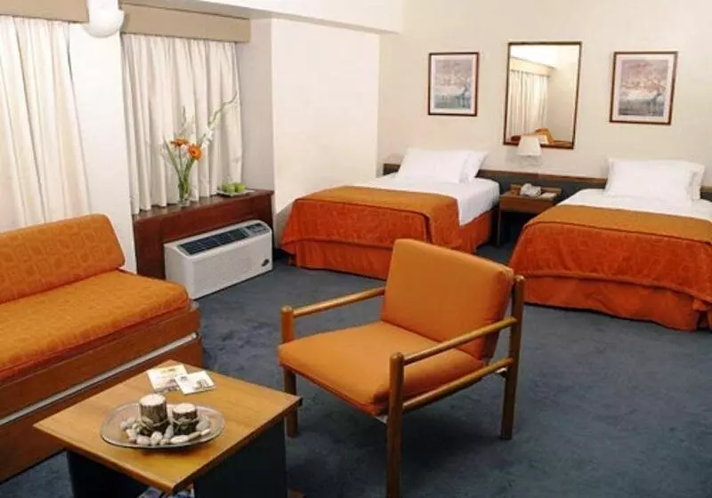 سوییت جونیور, Cristina Suites