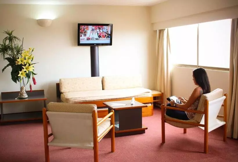 سوییت جونیور, Cristina Suites