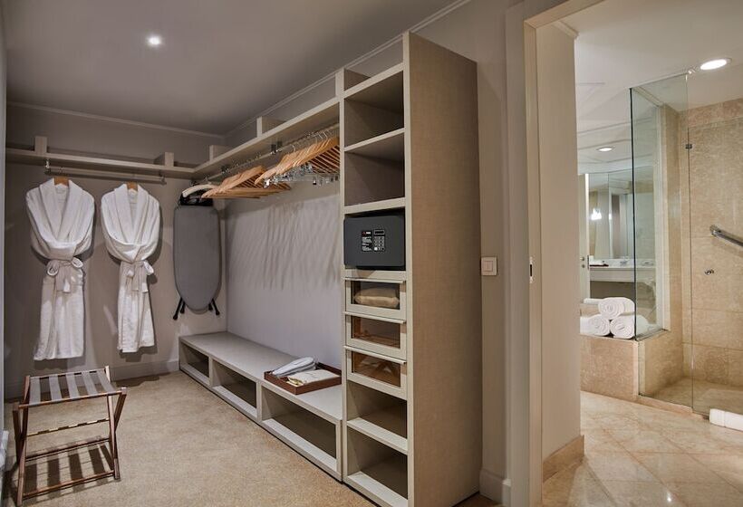 جناح إدارى, Hyatt Regency Belgrade