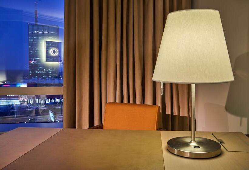غرفة كلوب, Hyatt Regency Belgrade