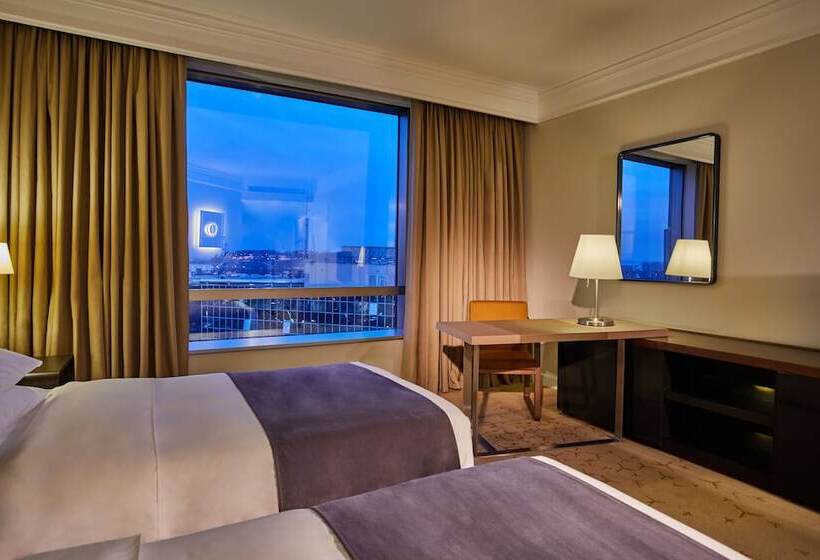 غرفة كلوب, Hyatt Regency Belgrade