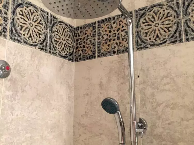 اتاق استاندارد, Juanito