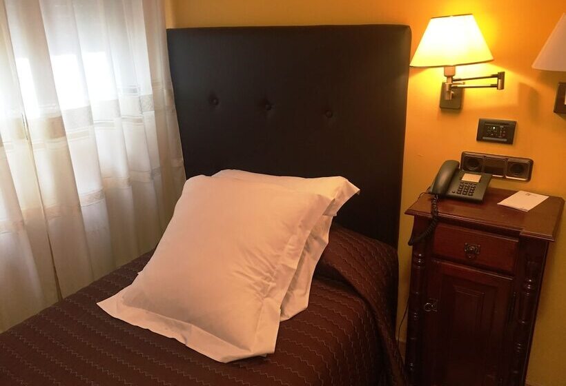 스탠다드 싱글 룸, Juanito