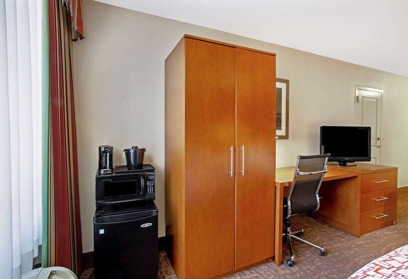 스위트, La Quinta By Wyndham Williamsburg Historic Area