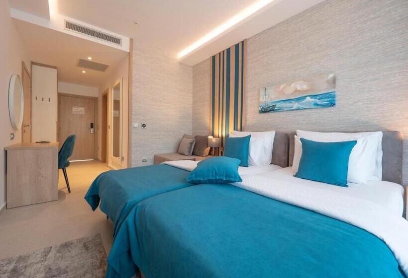 اتاق سوپریور, Montenegro