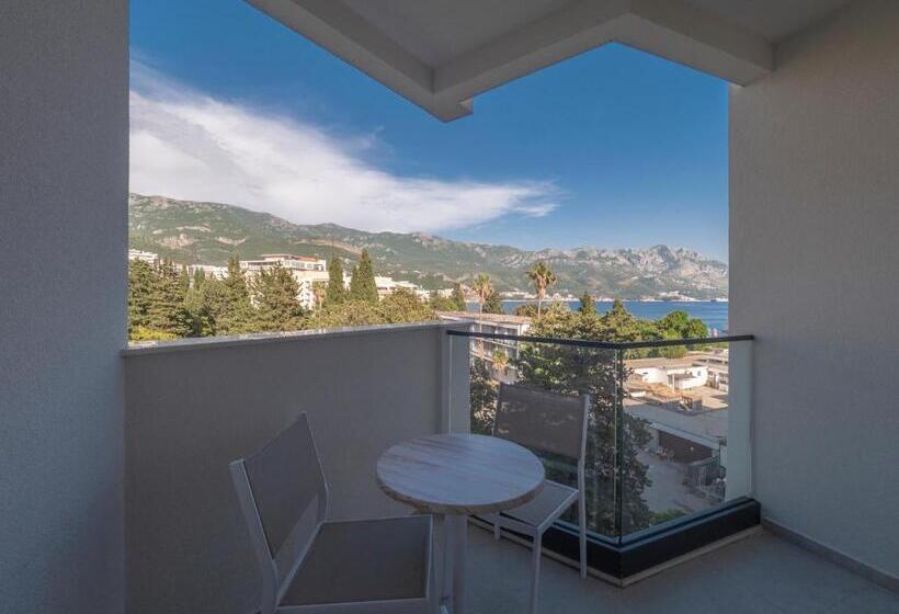 استودیوی استاندارد, Montenegro