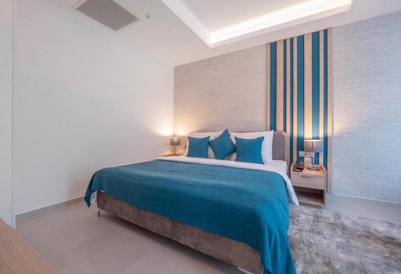 استودیوی استاندارد, Montenegro