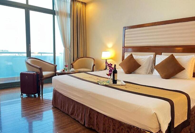 اتاق اجرایی, Ramana Saigon