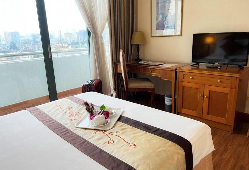 اتاق اجرایی, Ramana Saigon