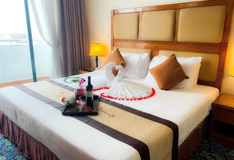 سوییت اجرایی, Ramana Saigon