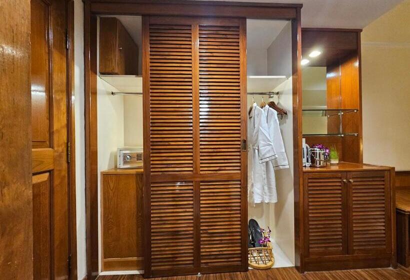 سوییت اجرایی, Ramana Saigon