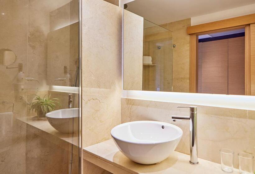 スタンダードスタジオ, Zafiro Tropic