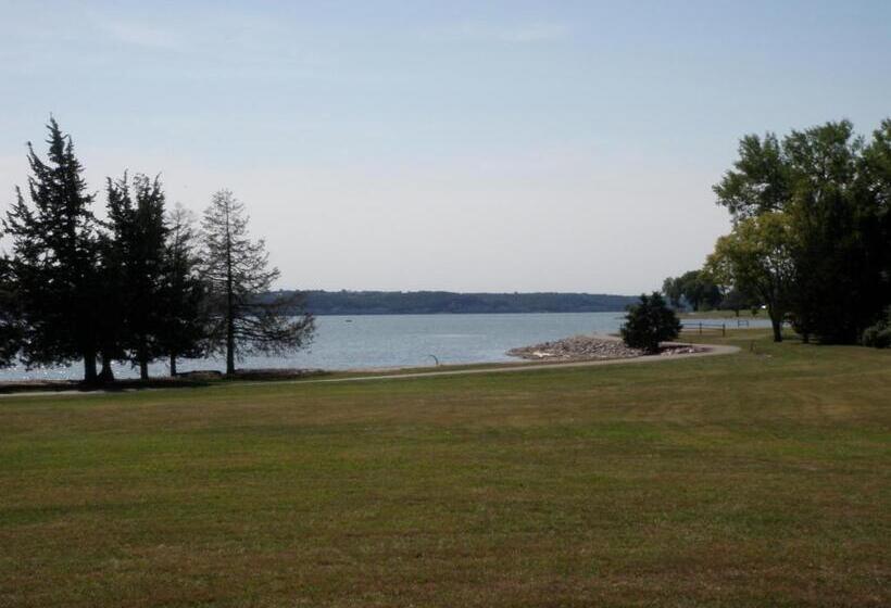 غرفة قياسية سرير كينج, Lewis & Clark Resort