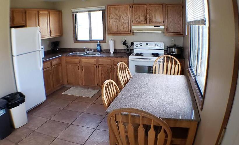 منزل غرفتين نوم, Lewis & Clark Resort