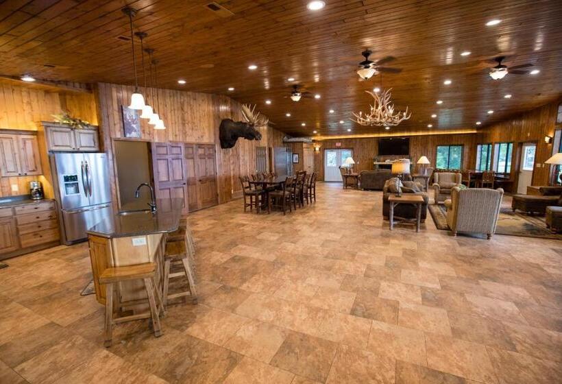 منزل غرفة نوم واحدة, Lewis & Clark Resort