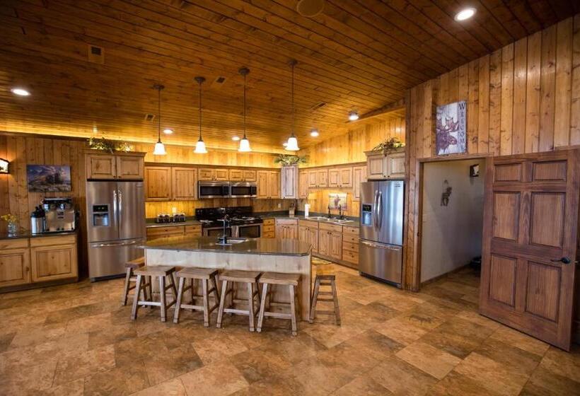 منزل غرفة نوم واحدة, Lewis & Clark Resort