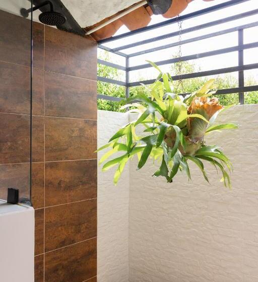 اتاق لوکس, Finca Hotel Casa Nostra, Villa Mariana