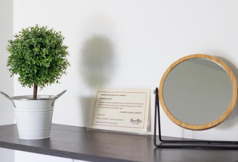 اتاق استاندارد سه تخته با چشم‌انداز استخر, Finca Hotel Casa Nostra, Villa Mariana