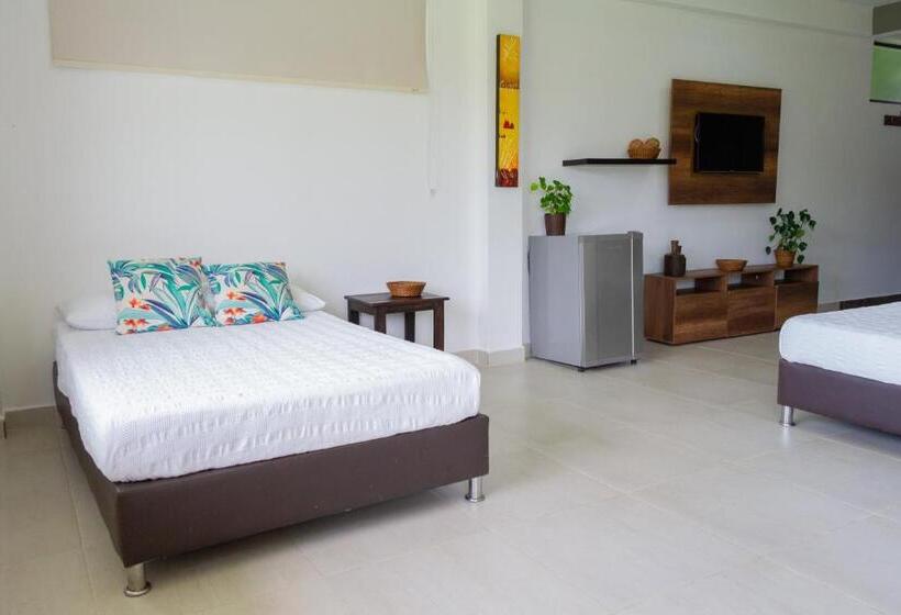 اتاق استاندارد سه تخته با چشم‌انداز استخر, Finca Hotel Casa Nostra, Villa Mariana