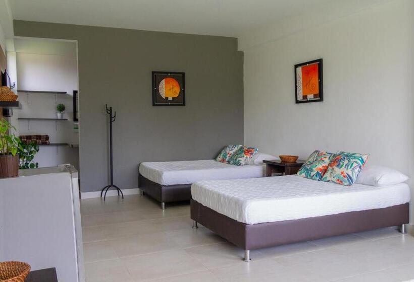 اتاق استاندارد سه تخته با چشم‌انداز استخر, Finca Hotel Casa Nostra, Villa Mariana