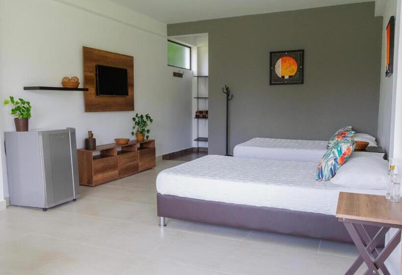 اتاق استاندارد سه تخته با چشم‌انداز استخر, Finca Hotel Casa Nostra, Villa Mariana