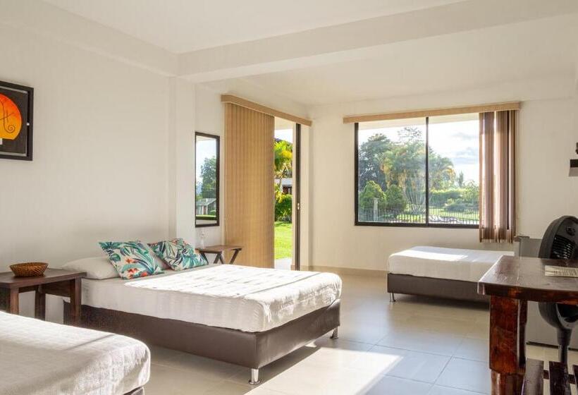 اتاق استاندارد سه تخته با چشم‌انداز استخر, Finca Hotel Casa Nostra, Villa Mariana