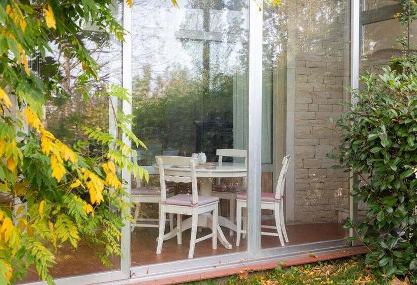 סטודיו משפחתי, Amalurra Ecohotel & Retreat Center