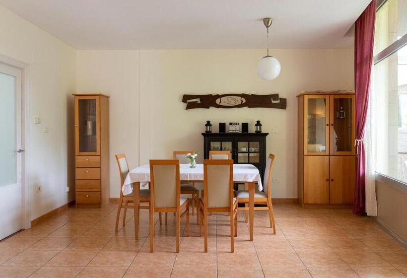 סטודיו משפחתי, Amalurra Ecohotel & Retreat Center