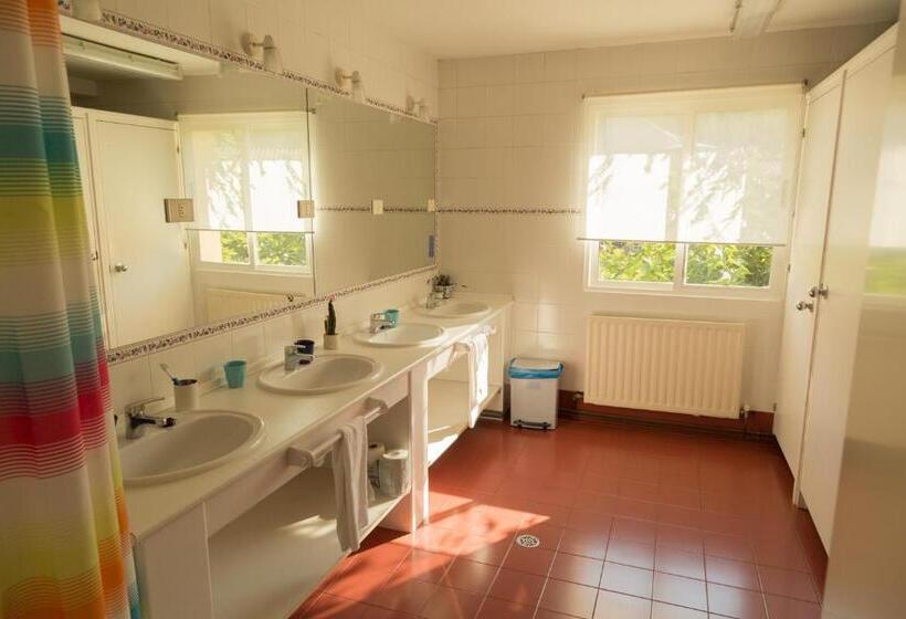 Кровать в Общей Комнате, Amalurra Ecohotel & Retreat Center